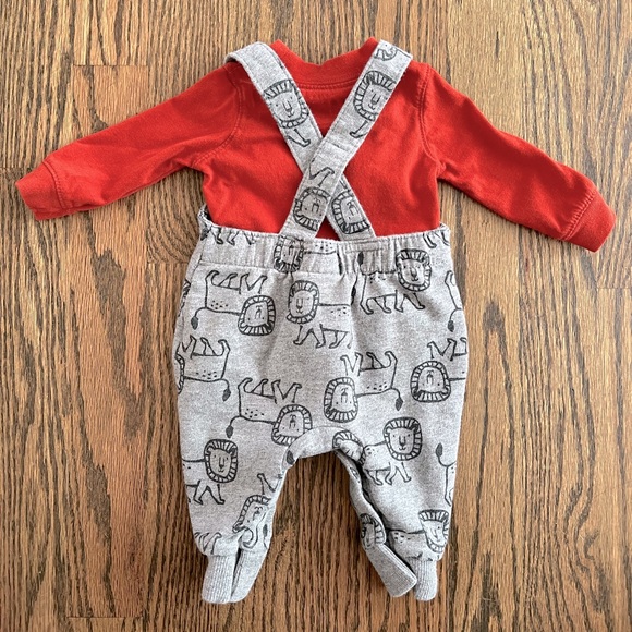 EUC Carter's 2-Piece Lion Print Tee & Overall Set - Gray/Burnt Orange - Newborn - Picture 7 of 16
